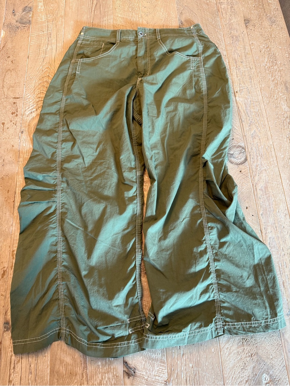 Pilcro Anthropologie Parachute Curve Barrel Pants by Anthropologie. 28